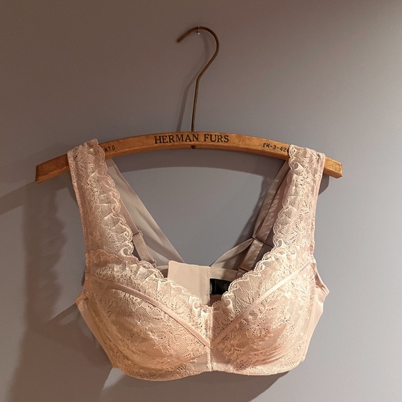 NWT 36C Lavender Lace Bra. Wireless - Picture 3 of 5